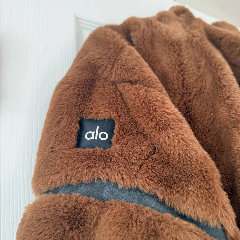 ALO Yoga Knockout Faux Fur Hooded Oversized Coat Jacket Chocolate Brown